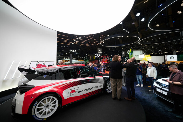 En Images : L&rsquo;élégance et la fureur. Plongée au cœur du stand Lancia à Bruxelles