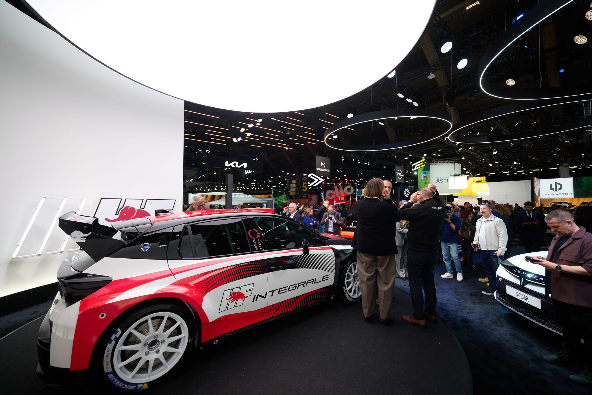 En Images : L’élégance et la fureur. Plongée au cœur du stand Lancia à Bruxelles
