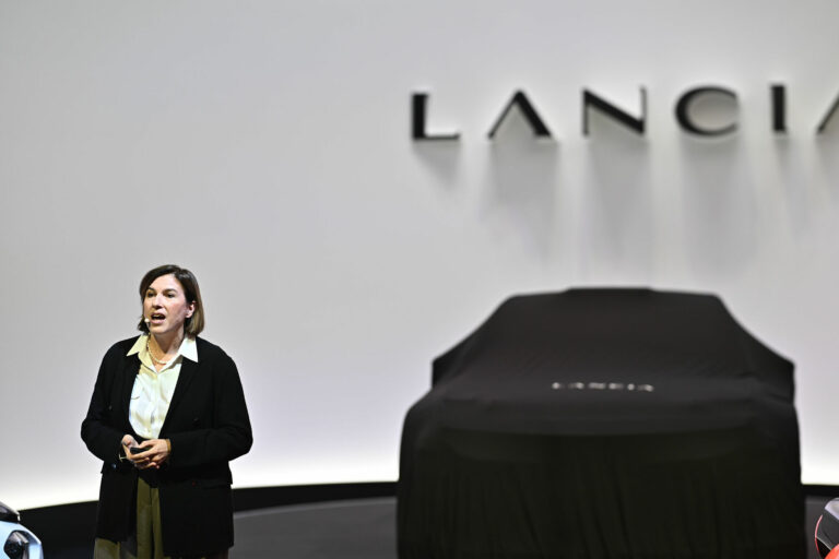 Roberta Zerbi à cœur ouvert : Une Ypsilon thermique, le « luxe accessible » et… le rêve d&rsquo;une nouvelle Y10 !