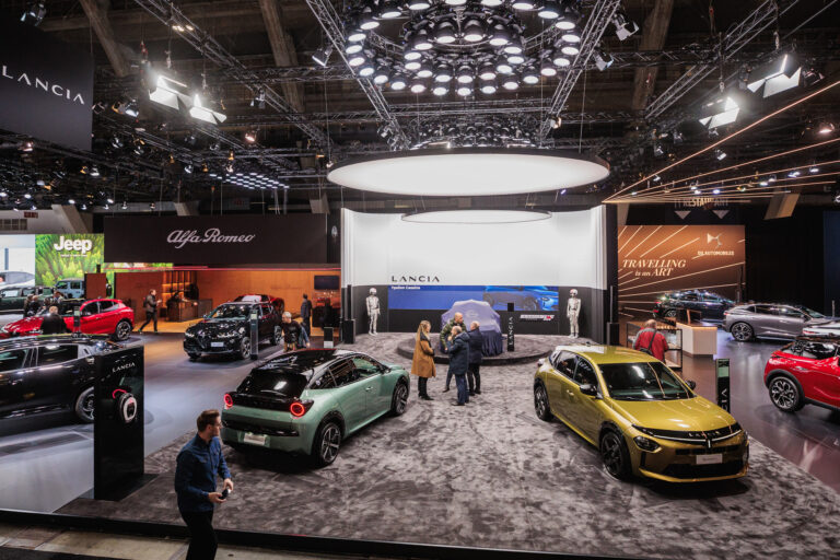 Lancia à Bruxelles 2026 : Entre Haute Couture et WRC2, le retour du mythe HF