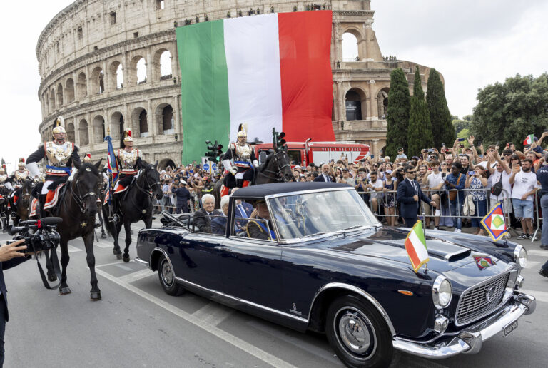 La Lancia Flaminia « 335 » : L&rsquo;ambassadrice du Quirinal