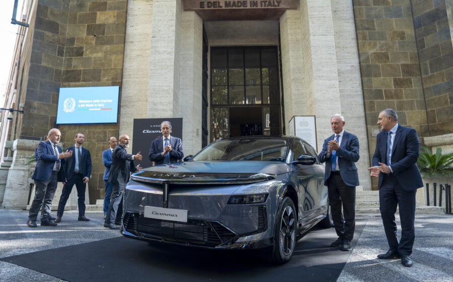 Nouvelle Lancia Gamma présentée au MIMIT : Le grand crossover italien prend forme à Melfi