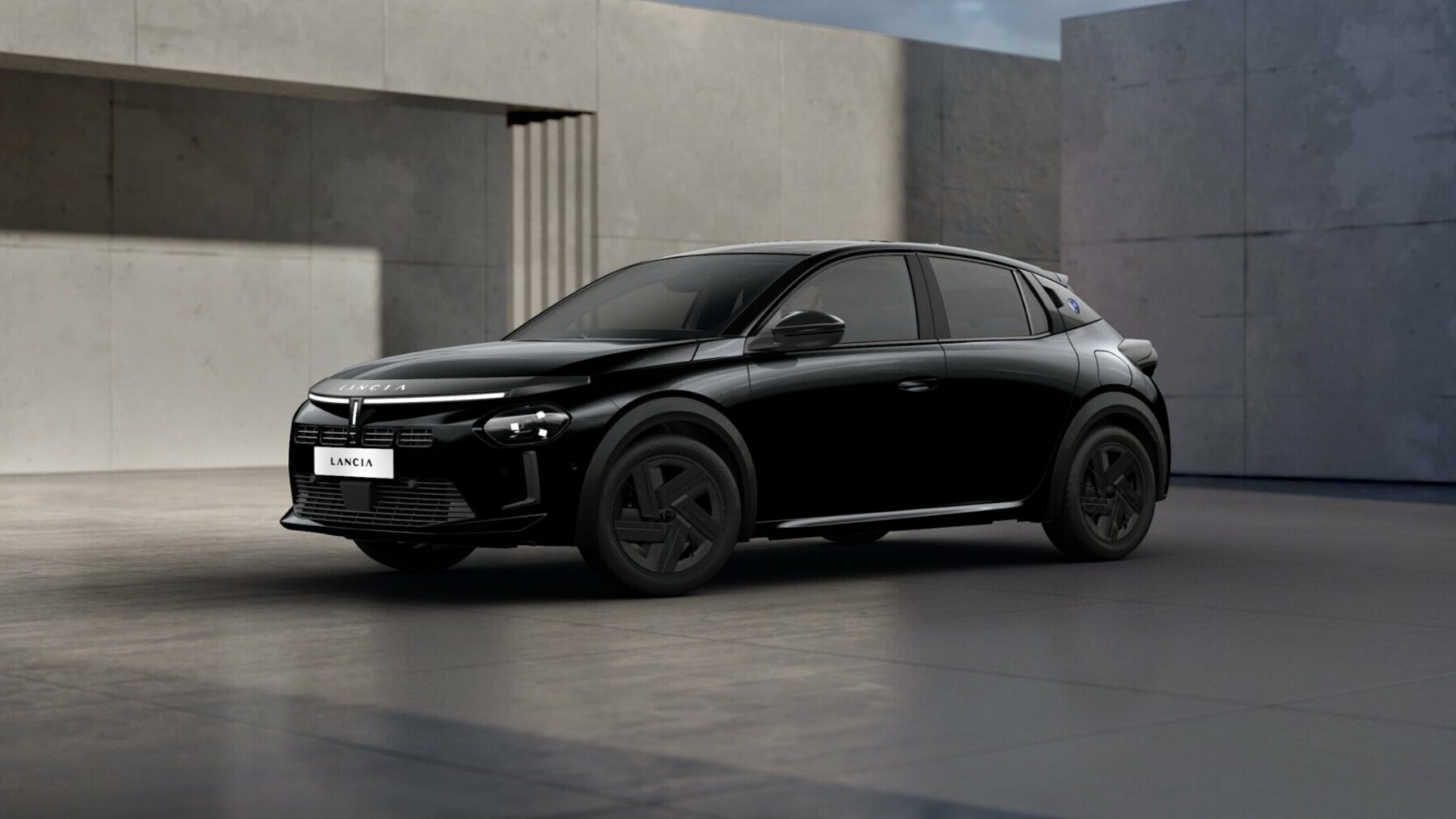 La Config du Mois (Août 2026) : Lancia Ypsilon Hybride en livrée « Full Black » à 26 050 €