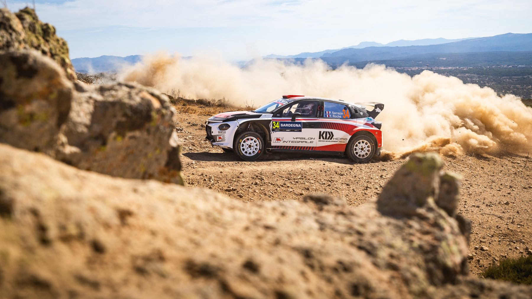 En images : Les plus beaux clichés de Lancia Corse HF au Rallye d&rsquo;Italie Sardaigne 2026
